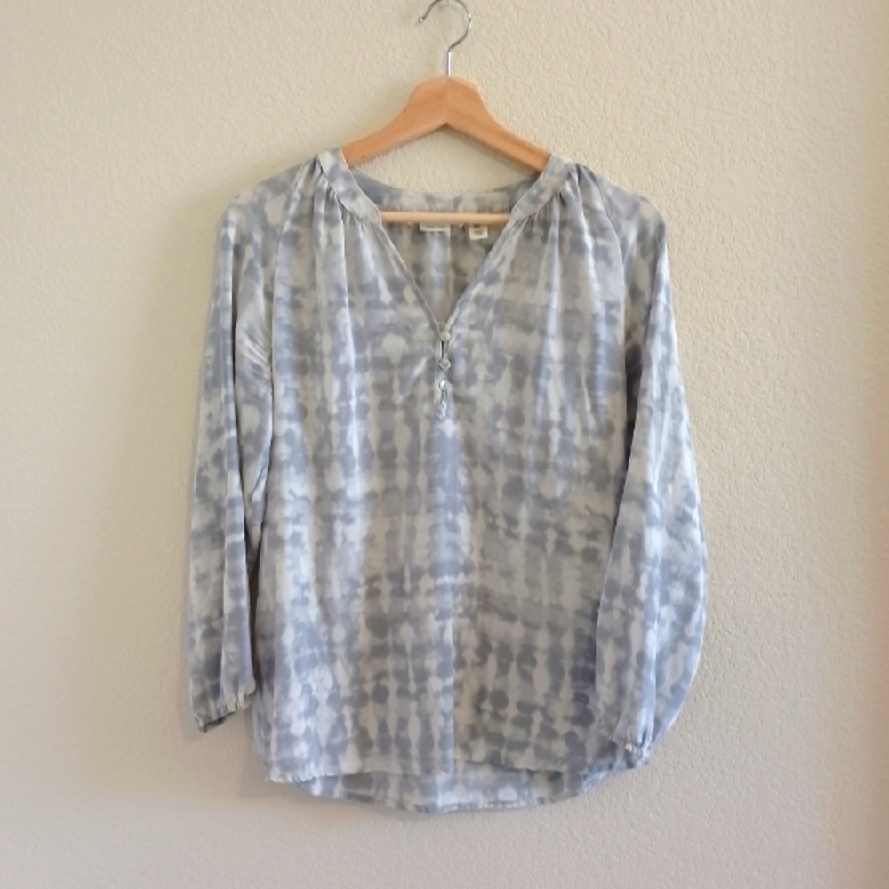 Max Studio 100% silk size small blouse
